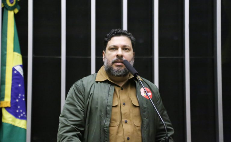 COP30 diante dos desafios ambientais em curso no Parlamento Brasileiro. Membro da Comissão Política da Cúpula dos Povos Rumo à COP 30, Rud Rafael