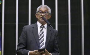 Comissão aprova jornada reduzida para trabalhadores de frigoríficos